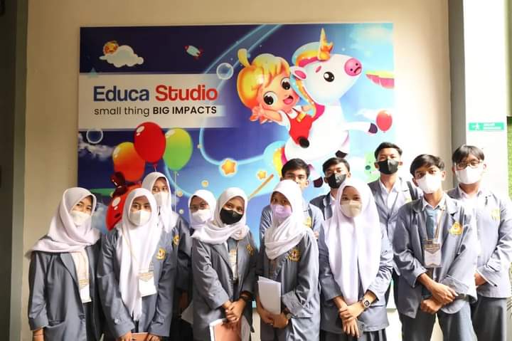 kegiatan kunjungan industri gamelab