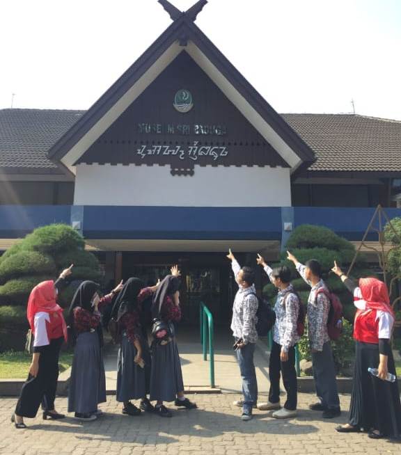 kegiatan berkunjung museum sribaduga
